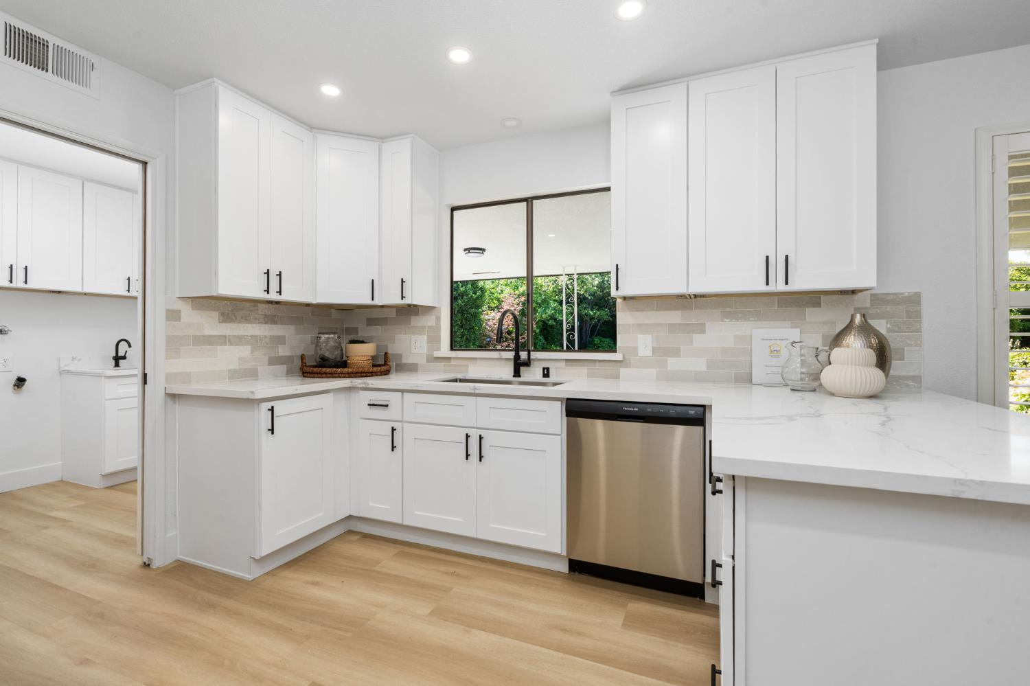 1465 W Magill Ave, Fresno, CA 93711