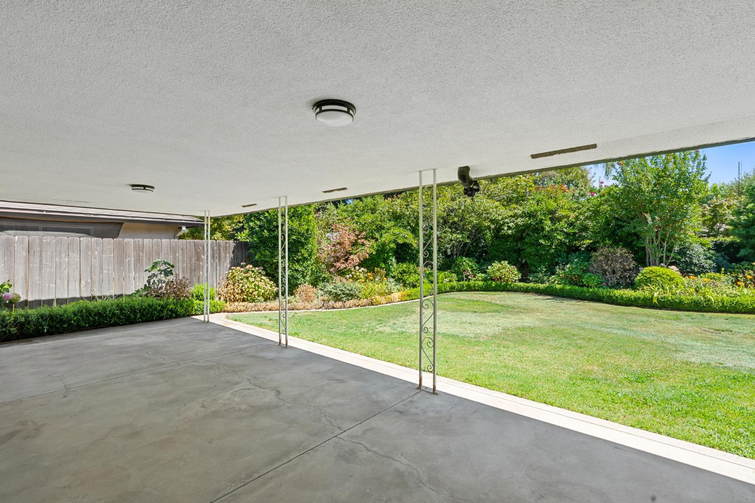 1465 W Magill Ave, Fresno, CA 93711