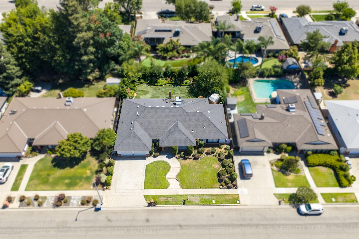 1465 W Magill Ave, Fresno, CA 93711