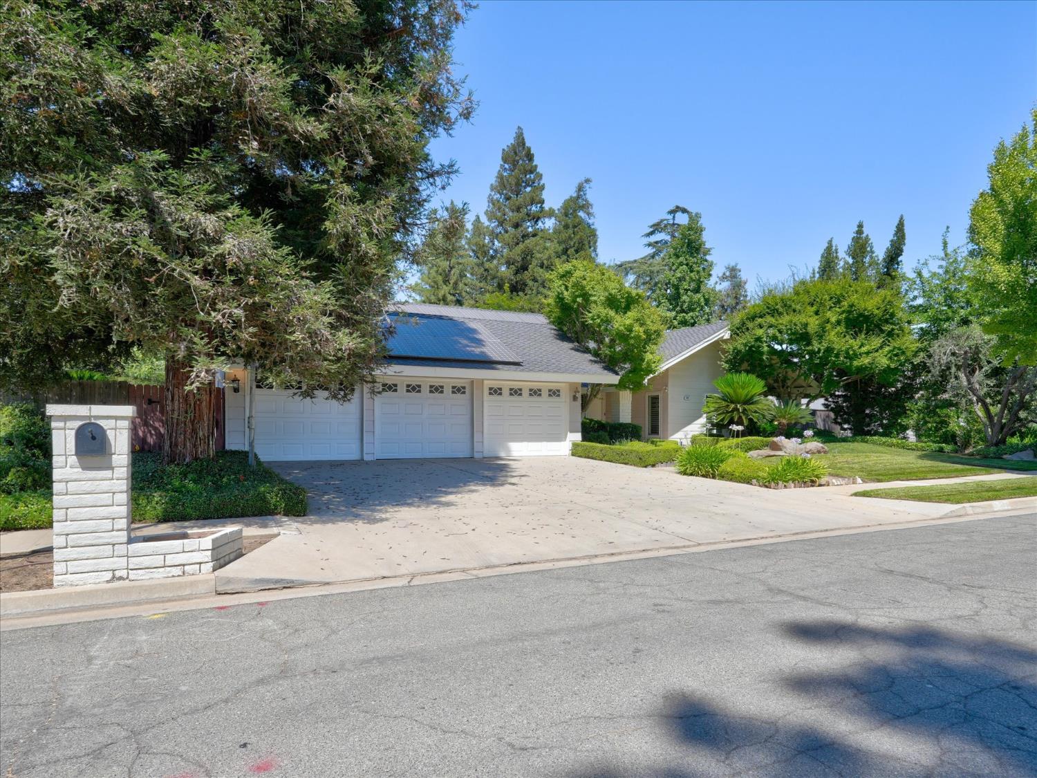 280 E Lisa Ave, Fresno, CA 93720