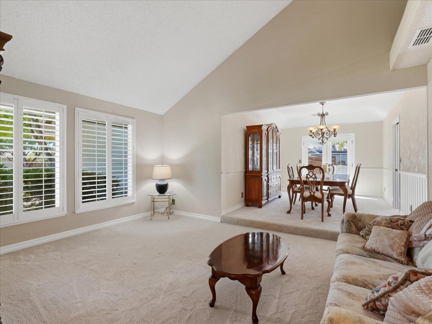 280 E Lisa Ave, Fresno, CA 93720