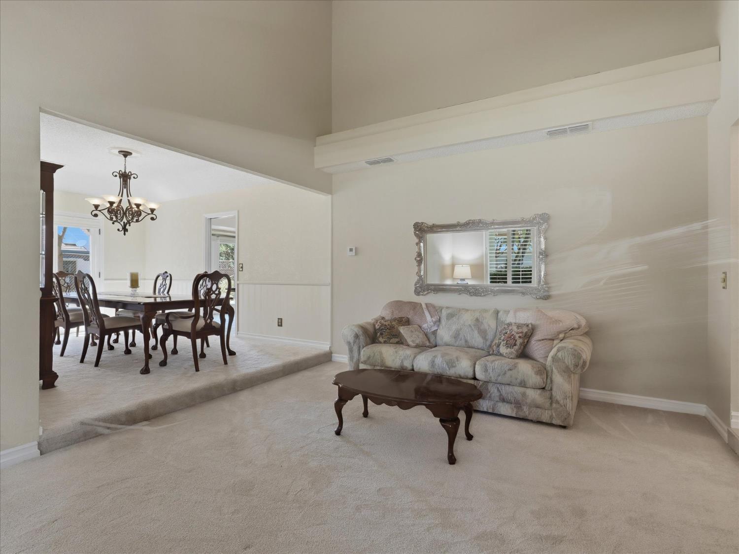 280 E Lisa Ave, Fresno, CA 93720