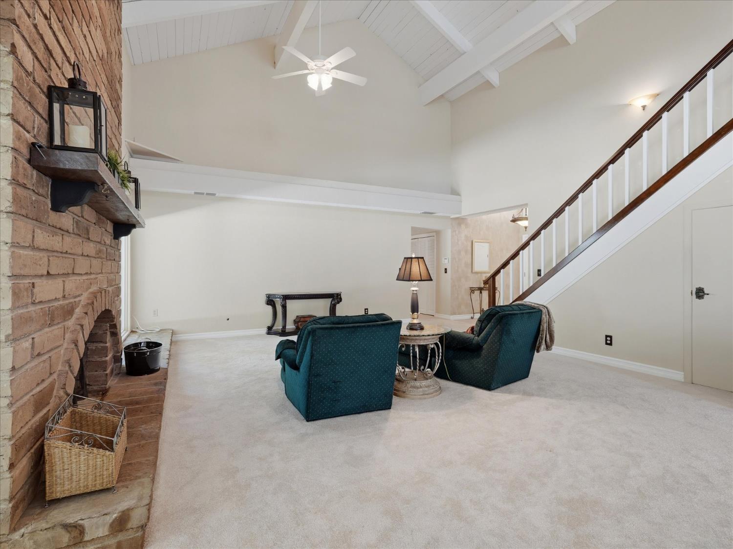 280 E Lisa Ave, Fresno, CA 93720