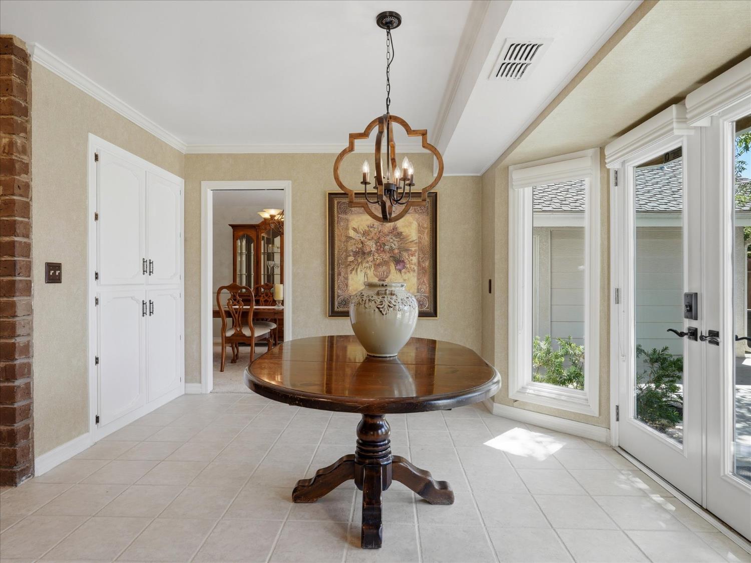 280 E Lisa Ave, Fresno, CA 93720