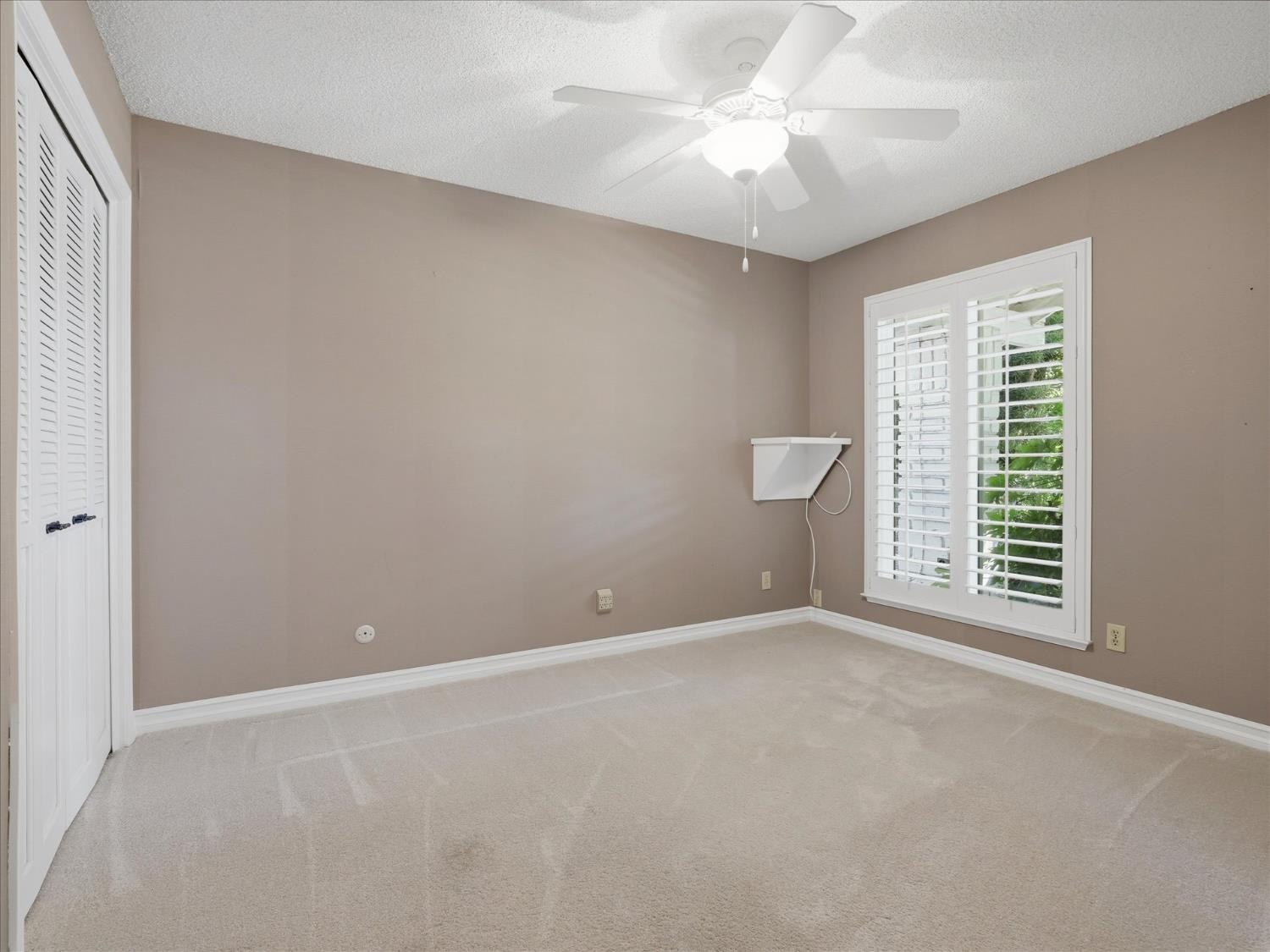 280 E Lisa Ave, Fresno, CA 93720