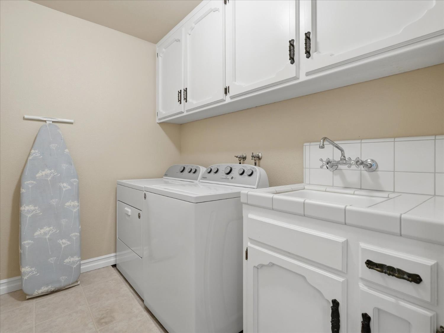 280 E Lisa Ave, Fresno, CA 93720