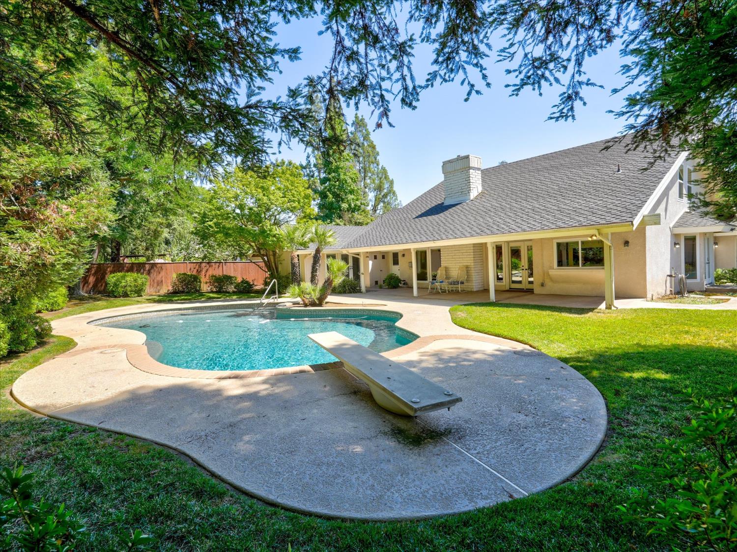 280 E Lisa Ave, Fresno, CA 93720