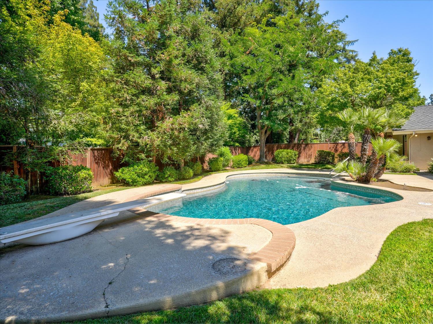 280 E Lisa Ave, Fresno, CA 93720