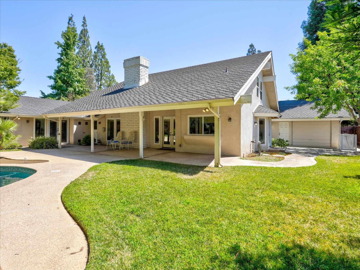 280 E Lisa Ave, Fresno, CA 93720