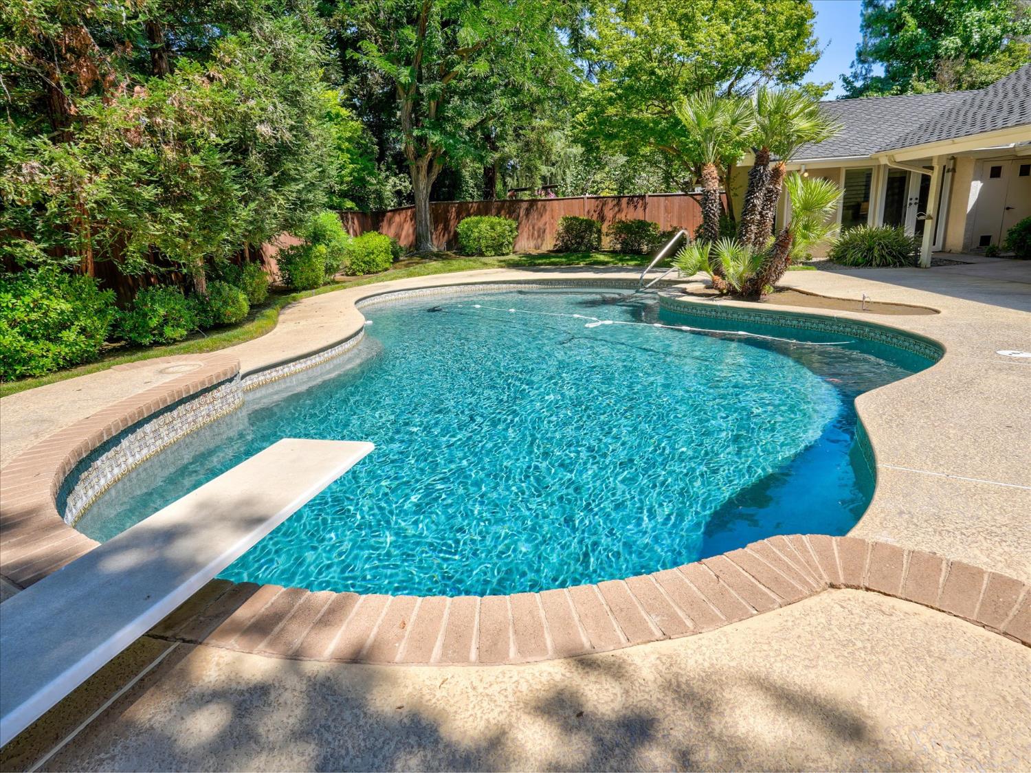 280 E Lisa Ave, Fresno, CA 93720