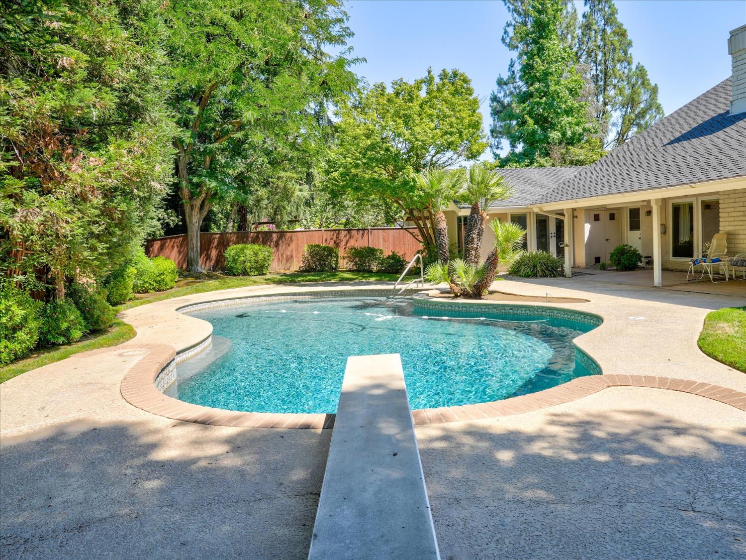 280 E Lisa Ave, Fresno, CA 93720