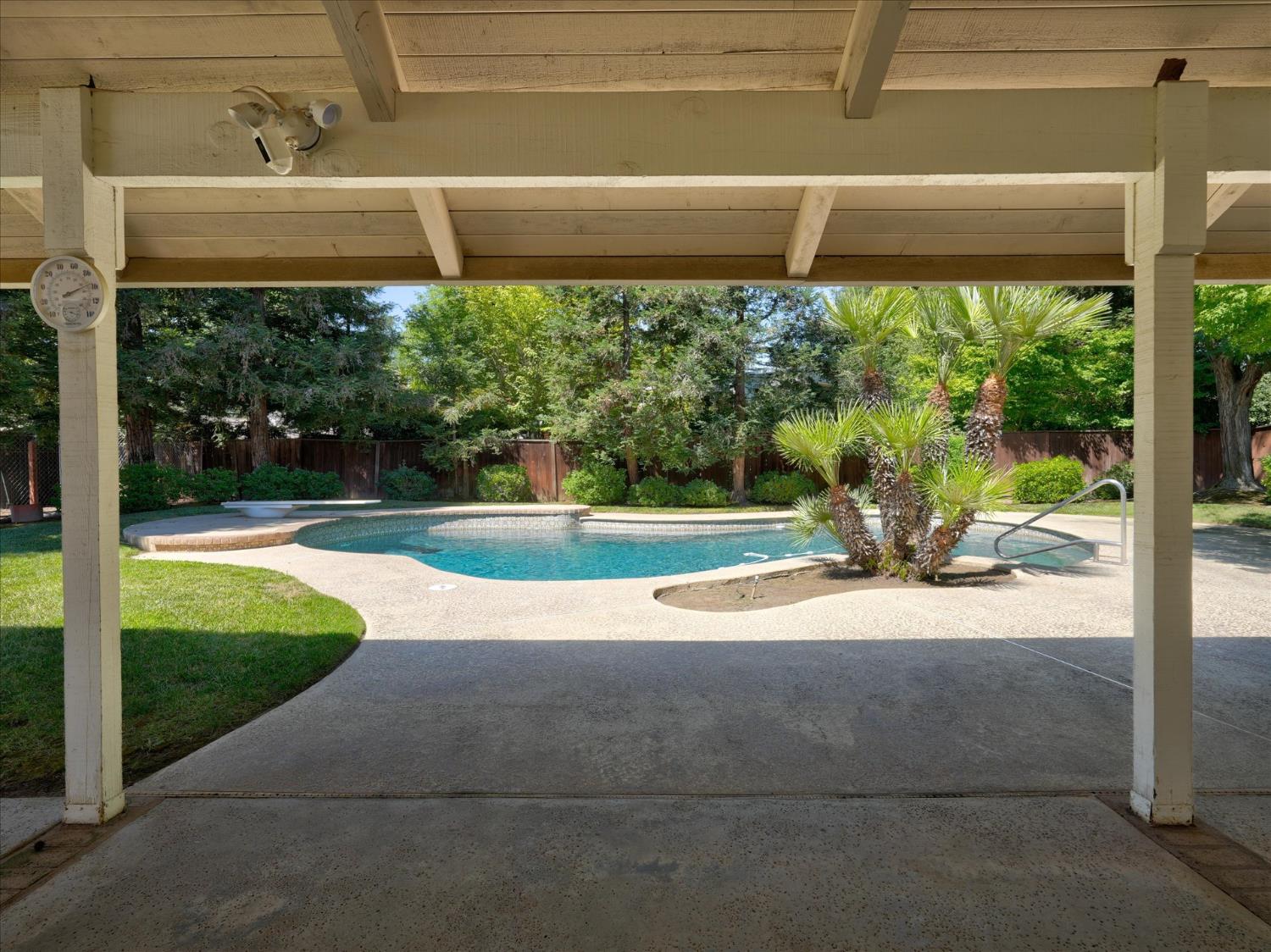 280 E Lisa Ave, Fresno, CA 93720
