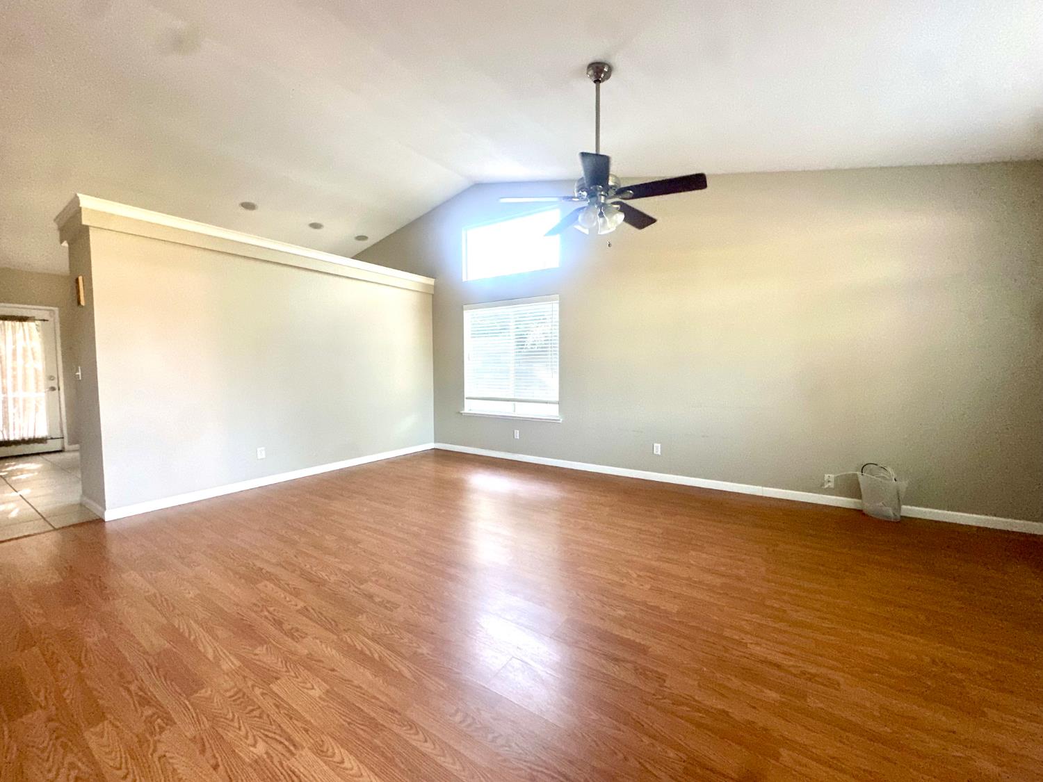 1212 Carson Ave, Clovis, CA 93611