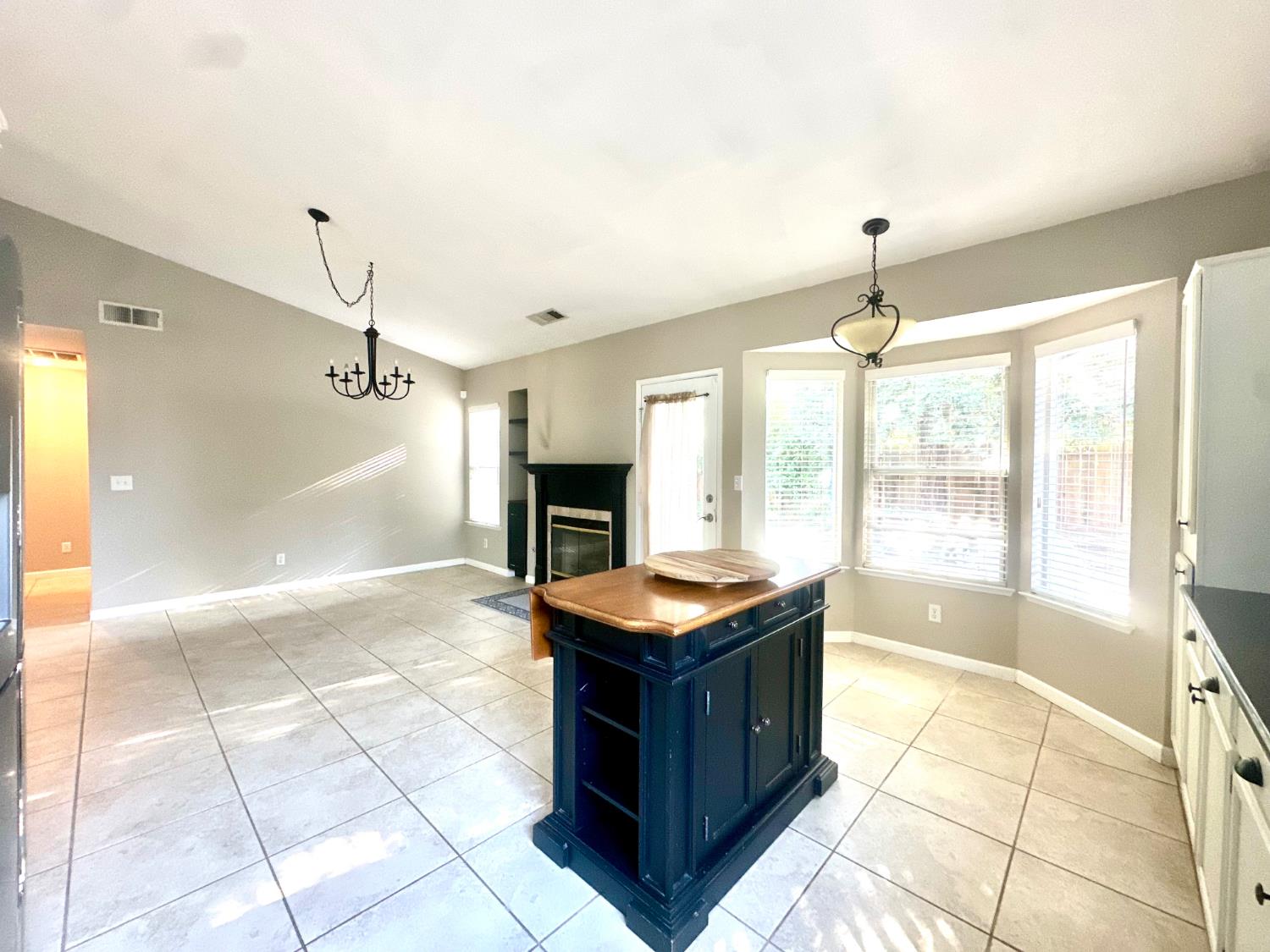 1212 Carson Ave, Clovis, CA 93611