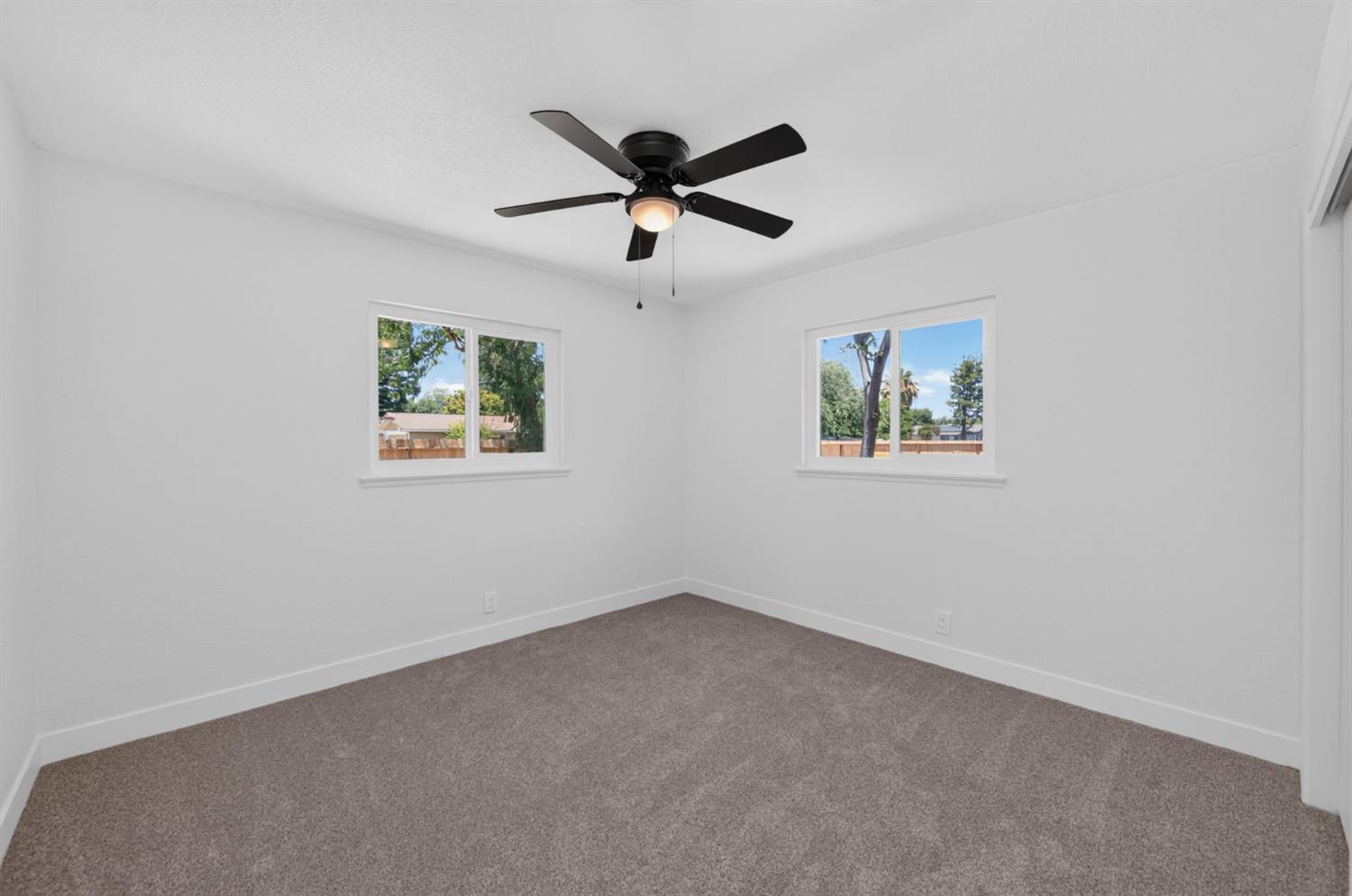 210 N Sunnyside Ave, Clovis, CA 93611