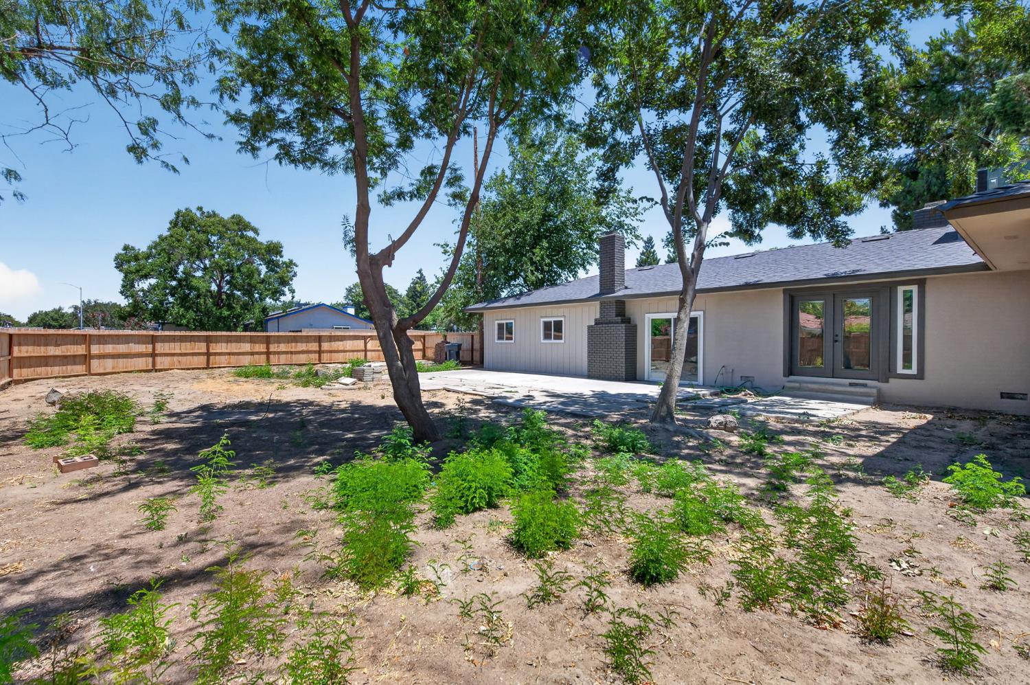 210 N Sunnyside Ave, Clovis, CA 93611