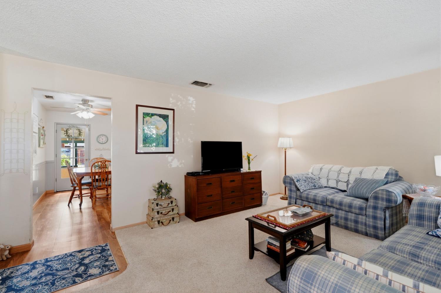 105 S Joaquin St, Coalinga, CA 93210