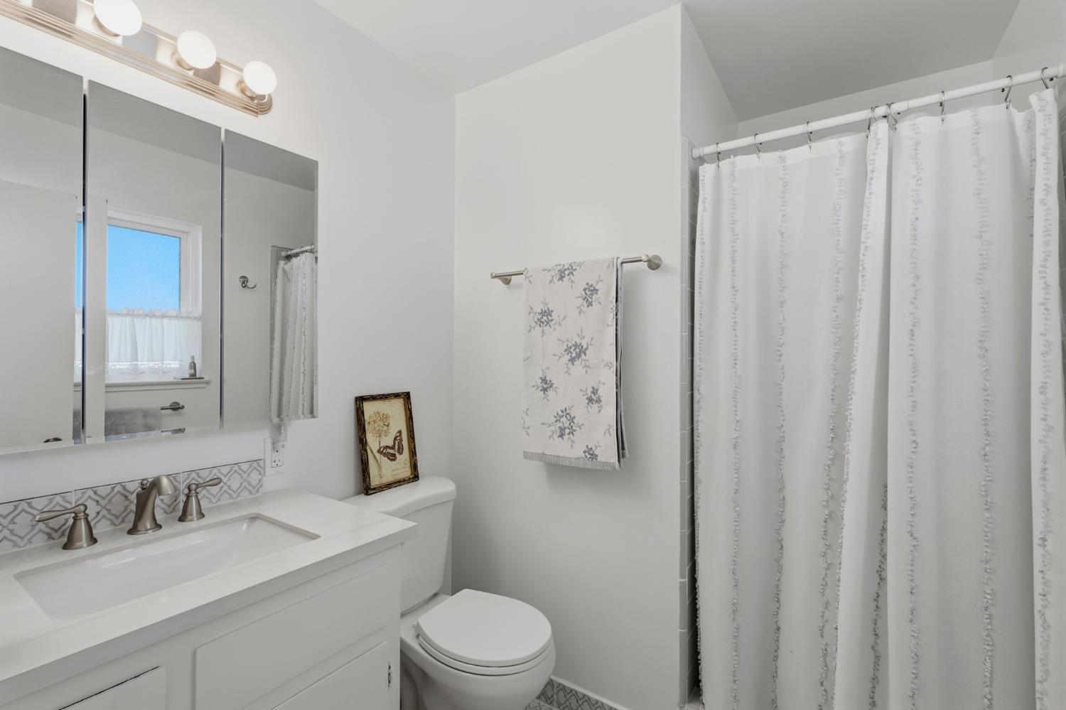 105 S Joaquin St, Coalinga, CA 93210