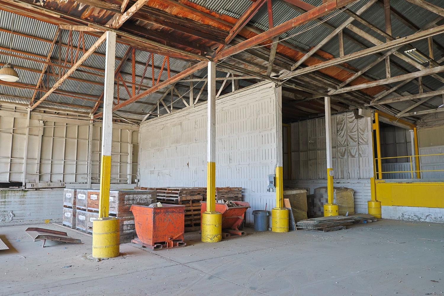 460 461 Valencia St, Lindsay, CA 93247