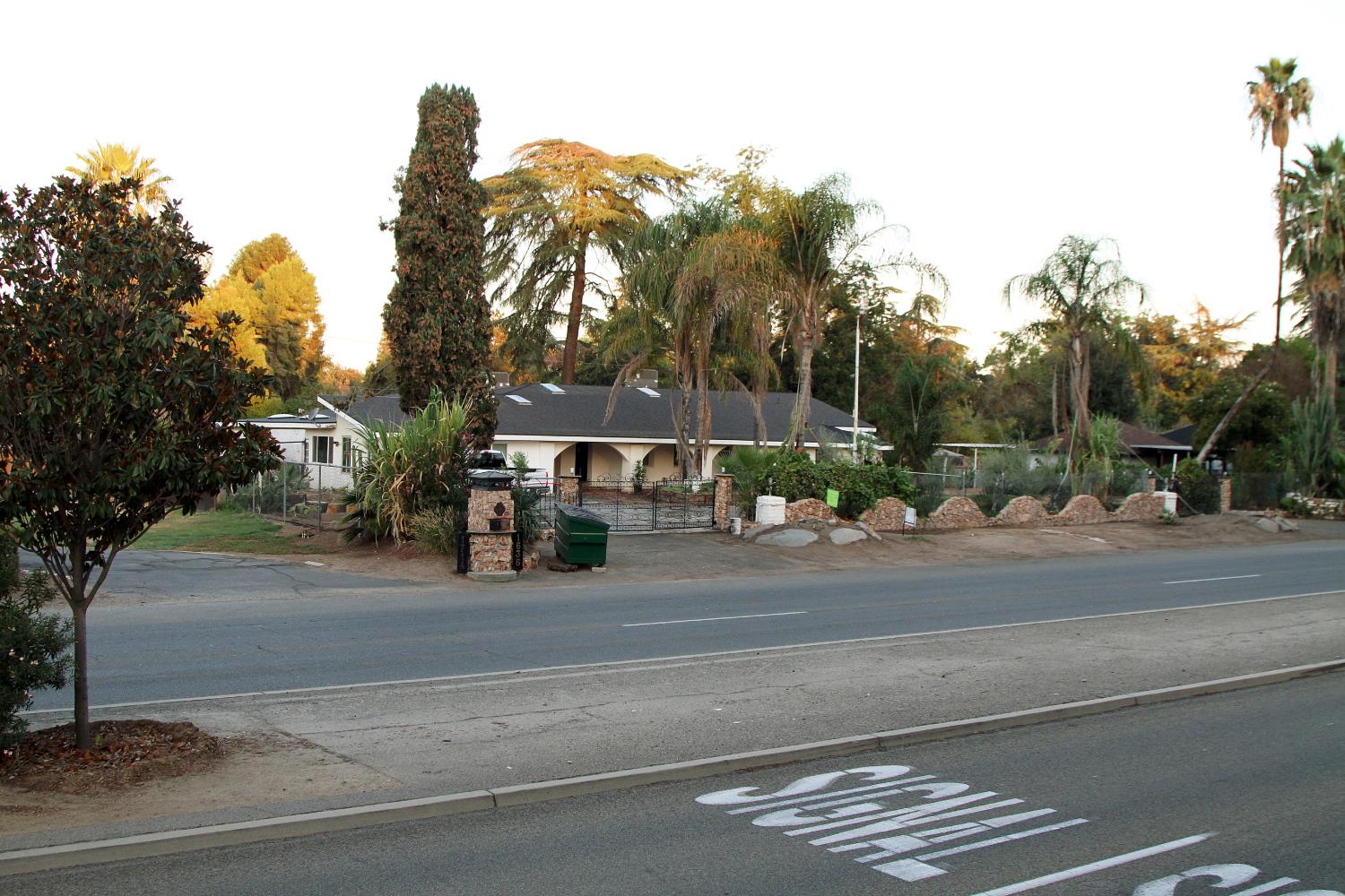 1636 S Clovis Ave, Fresno, CA 93727