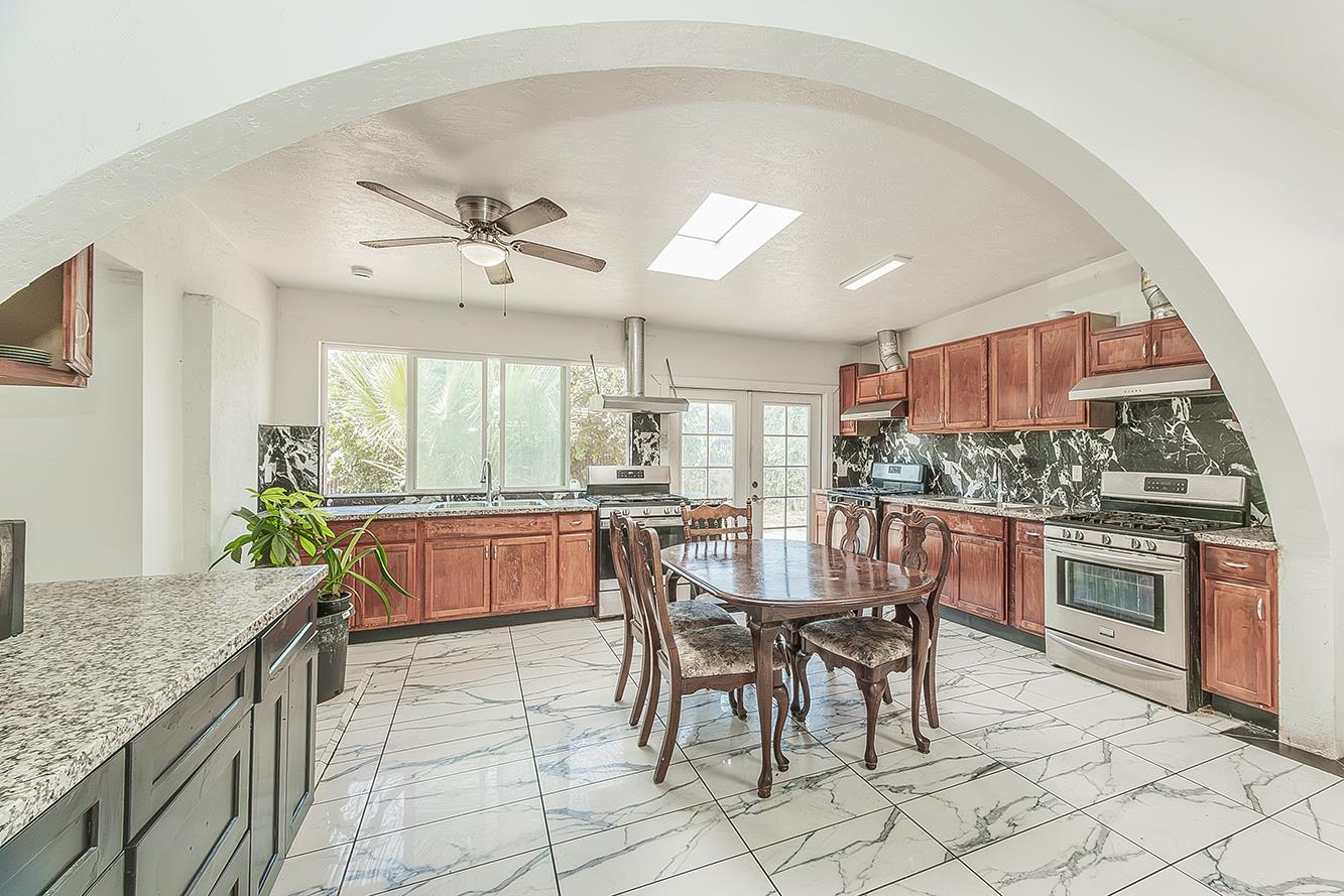 1636 S Clovis Ave, Fresno, CA 93727