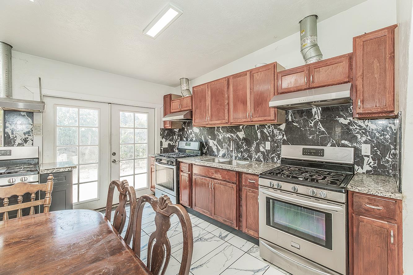 1636 S Clovis Ave, Fresno, CA 93727
