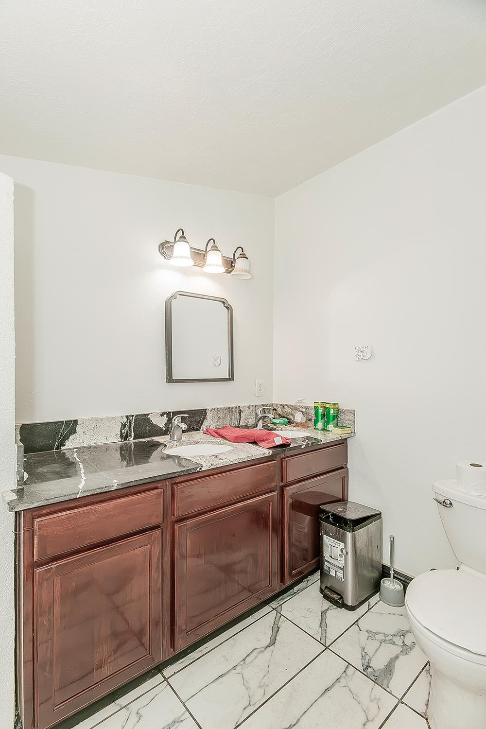 1636 S Clovis Ave, Fresno, CA 93727