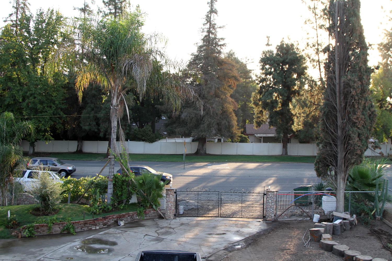 1636 S Clovis Ave, Fresno, CA 93727