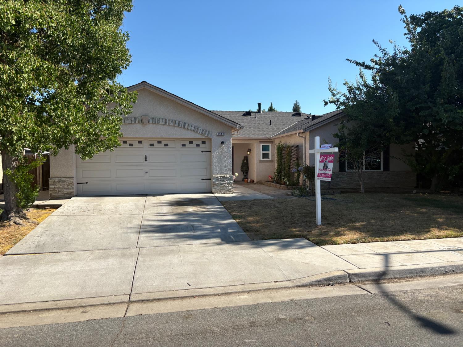 5583 W Floradora Ave, Fresno, CA 93722