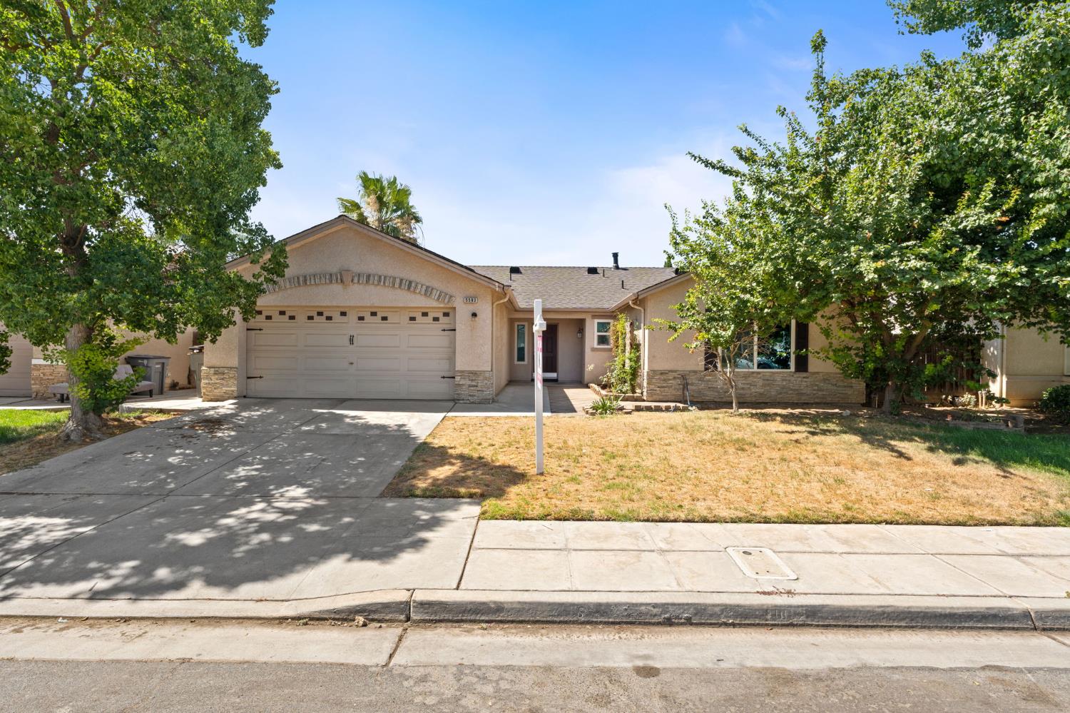 5583 W Floradora Ave, Fresno, CA 93722