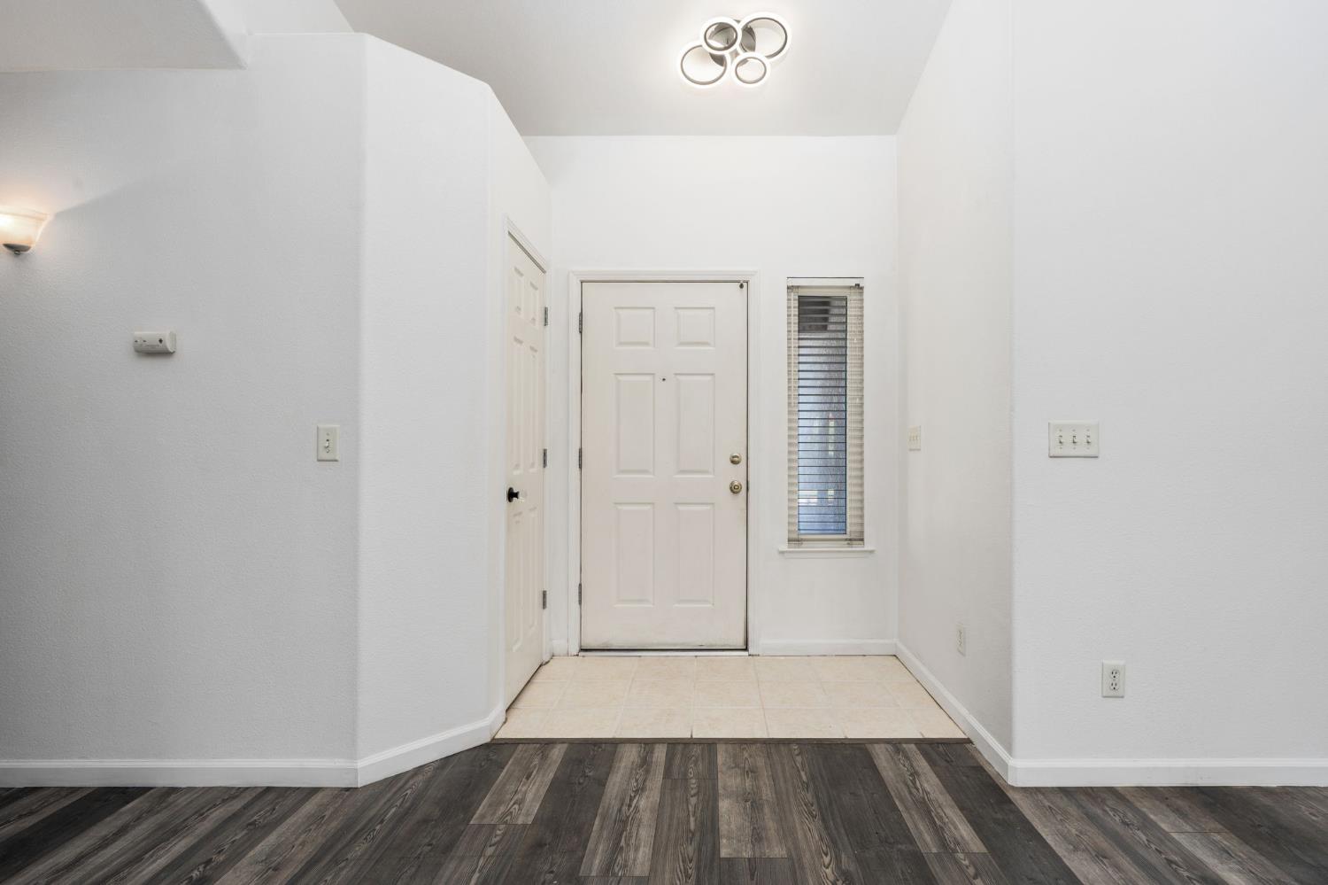 5583 W Floradora Ave, Fresno, CA 93722