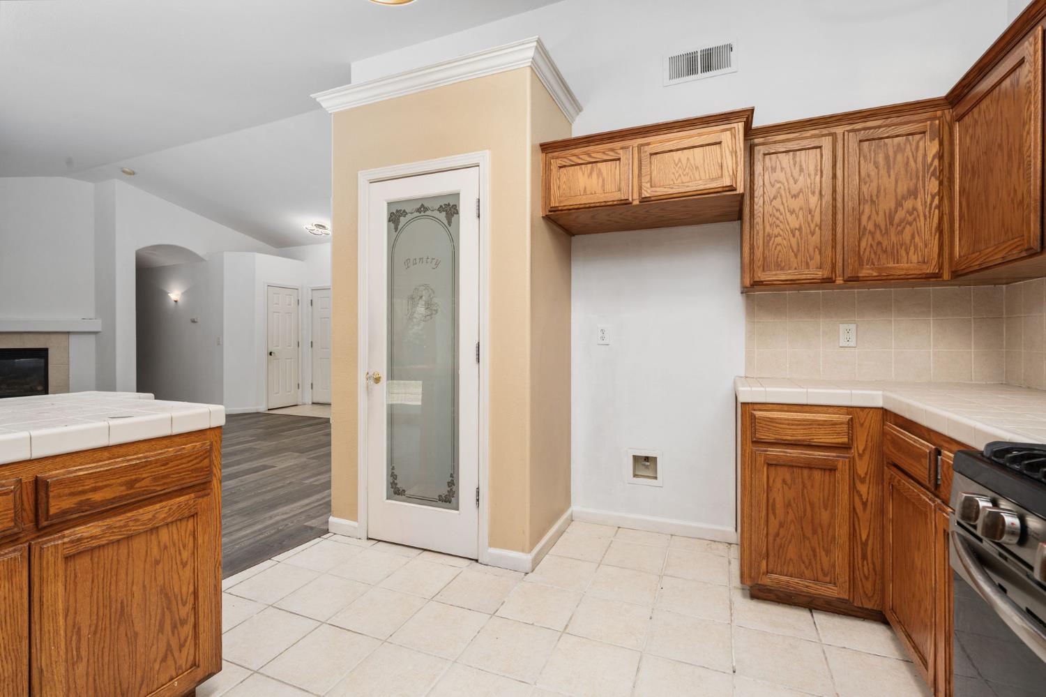 5583 W Floradora Ave, Fresno, CA 93722