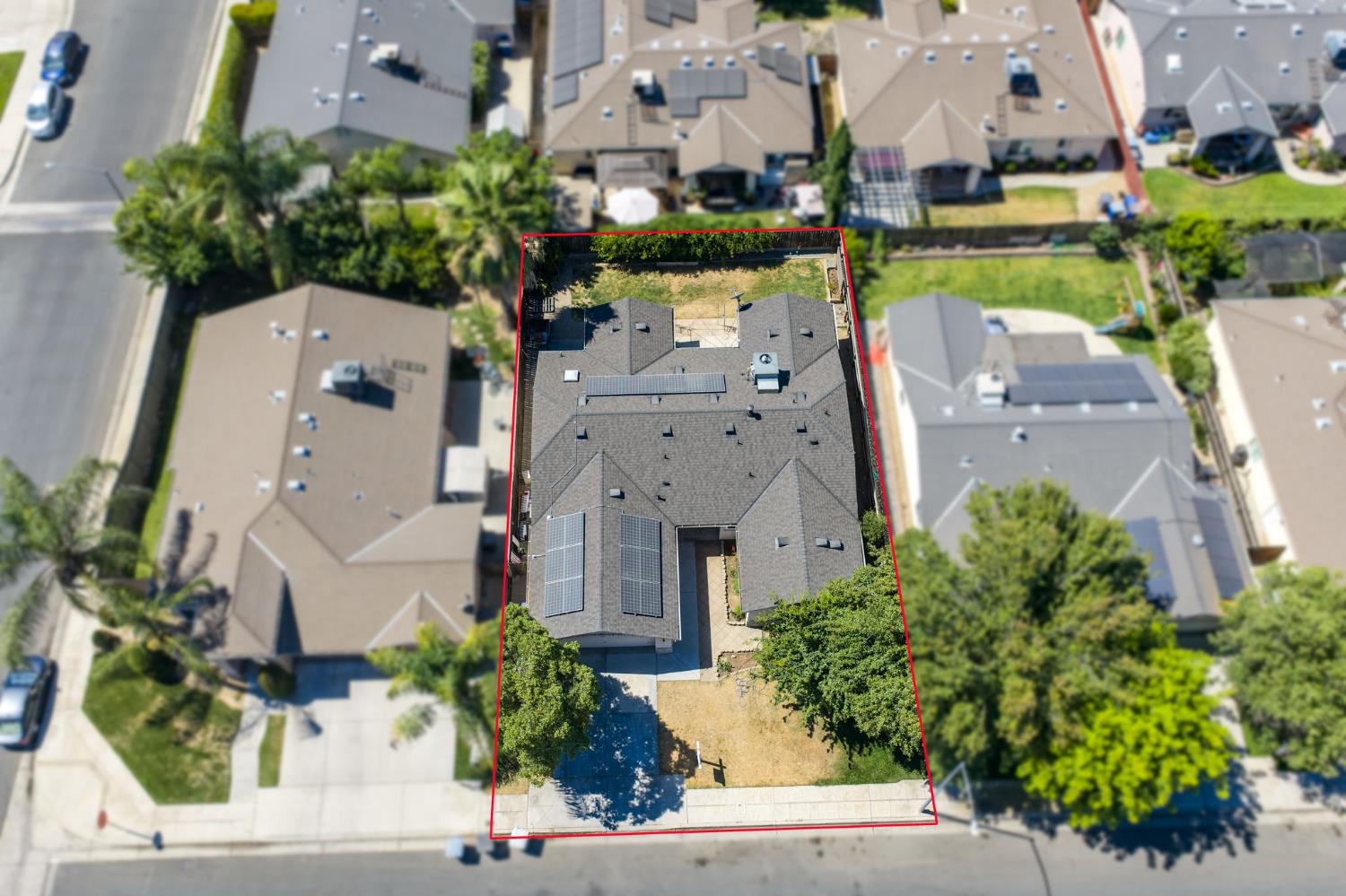 5583 W Floradora Ave, Fresno, CA 93722