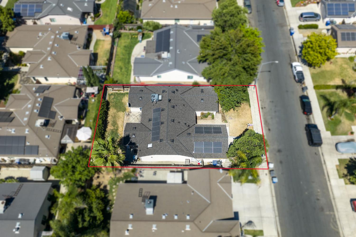 5583 W Floradora Ave, Fresno, CA 93722