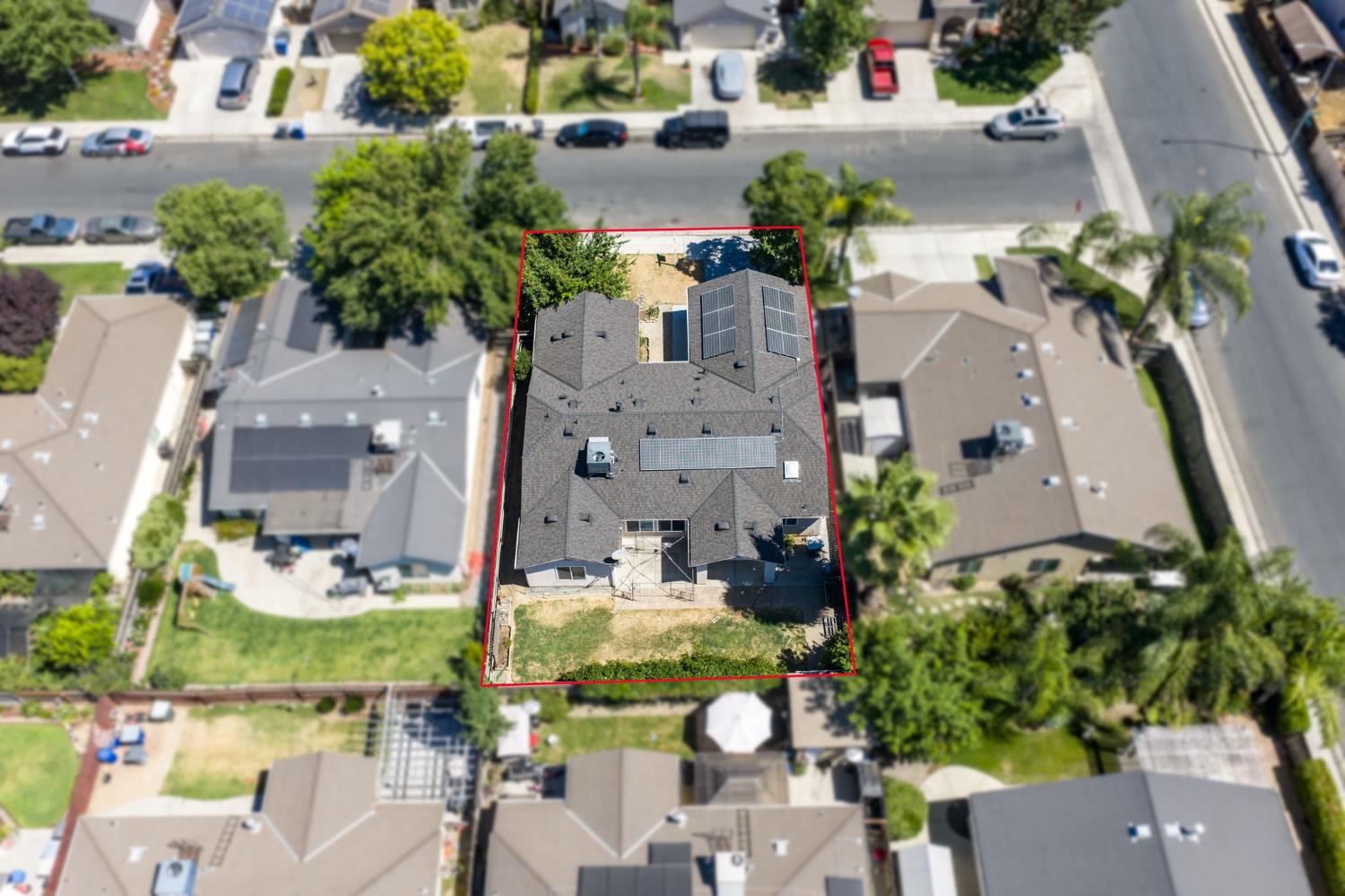 5583 W Floradora Ave, Fresno, CA 93722
