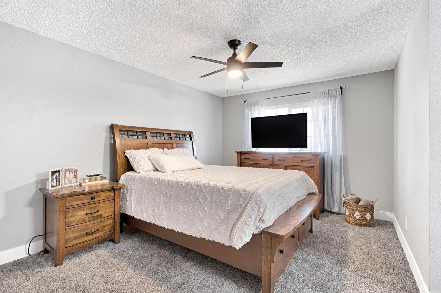 25410 Dawnridge Dr, Madera, CA 93638