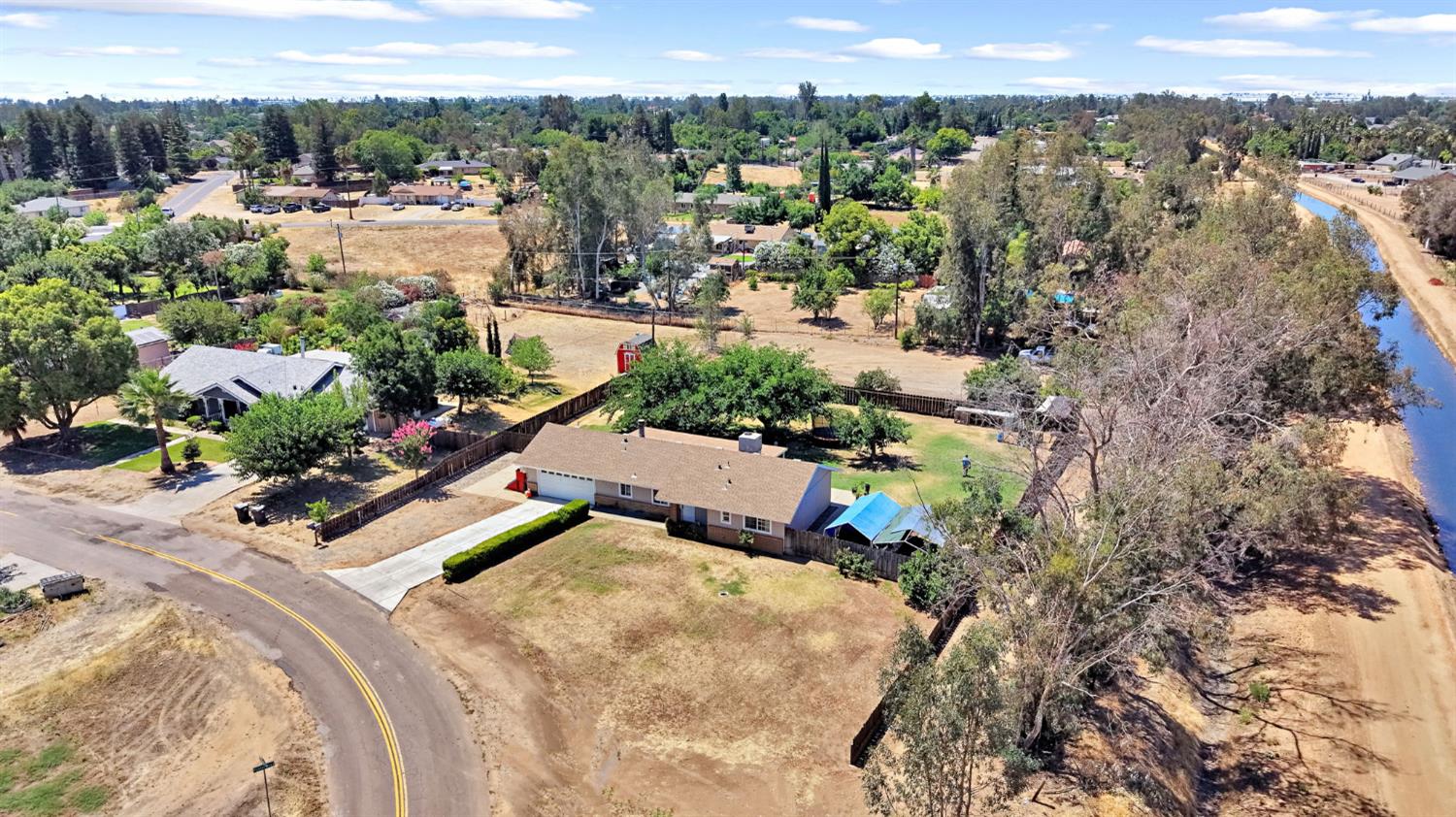 25410 Dawnridge Dr, Madera, CA 93638