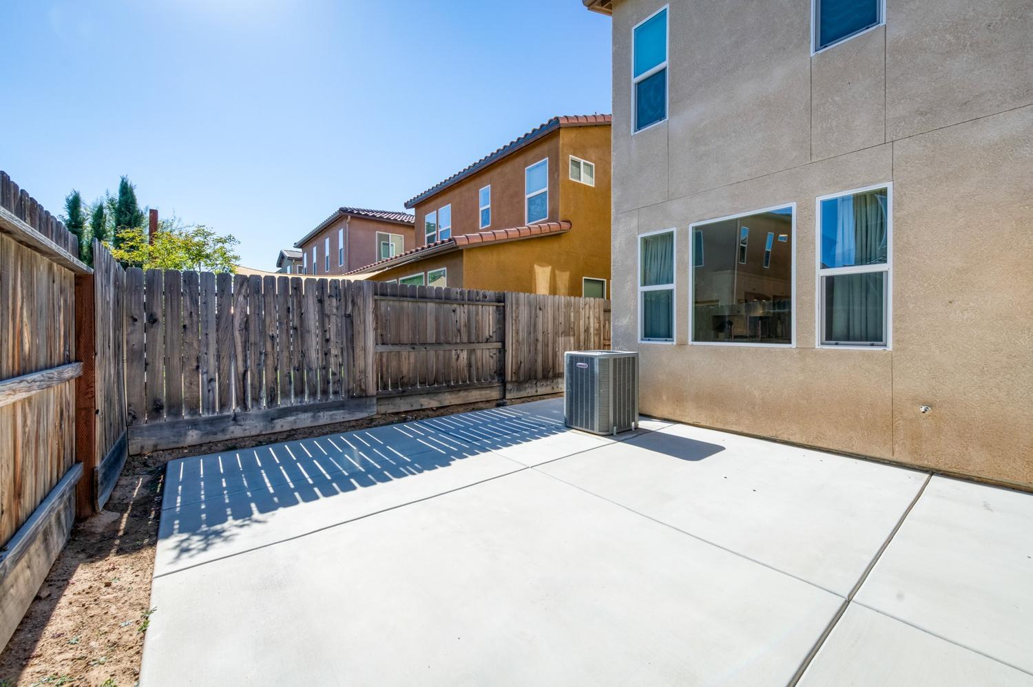 836 Winchell Way W, Madera, CA 93636