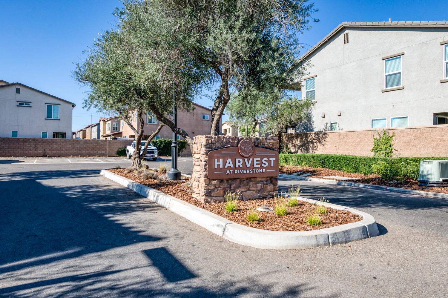 836 Winchell Way W, Madera, CA 93636