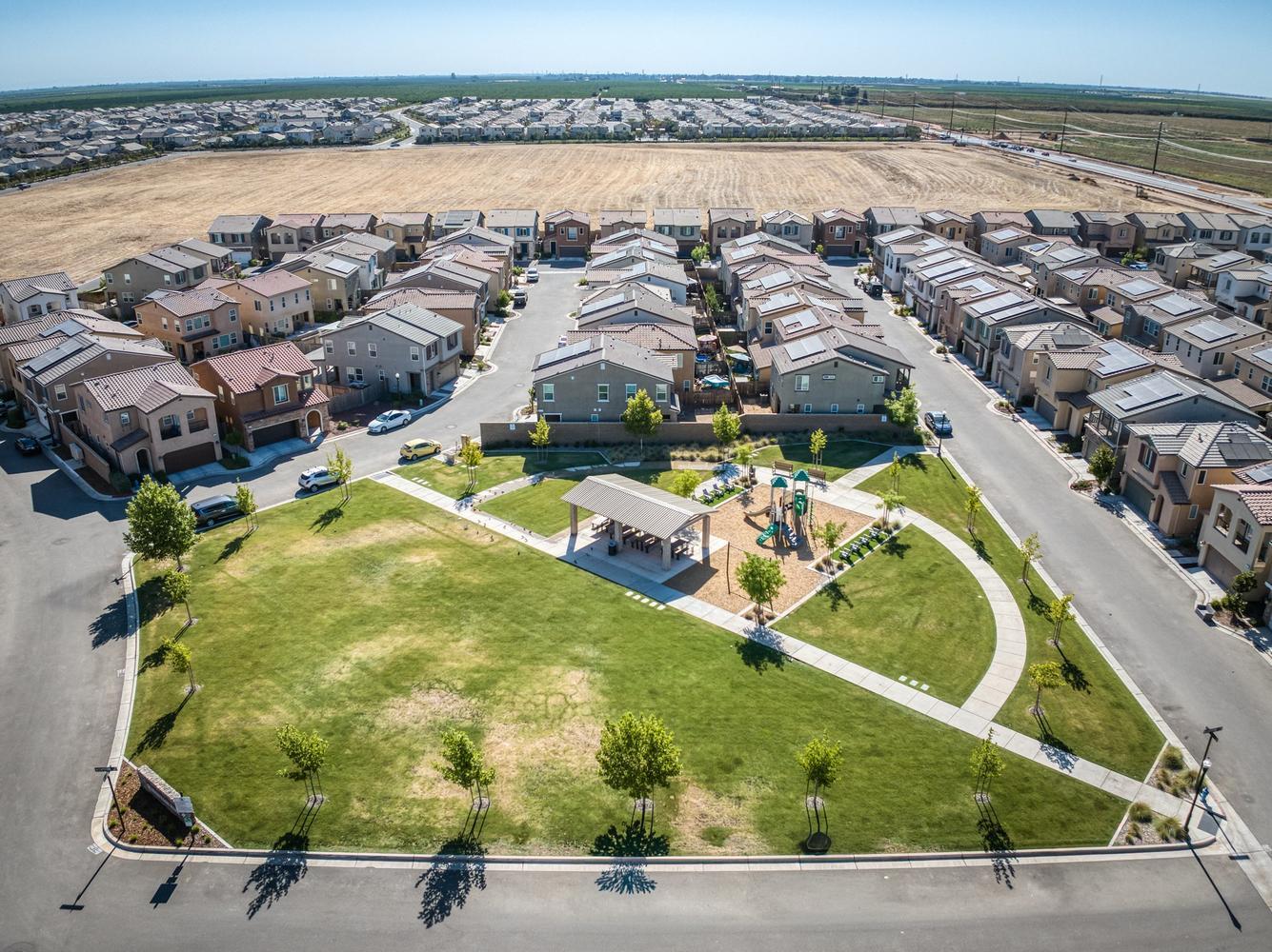 836 Winchell Way W, Madera, CA 93636