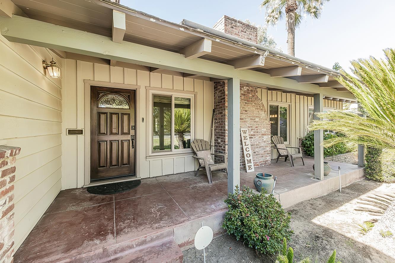 145 N Park Dr, Madera, CA 93637