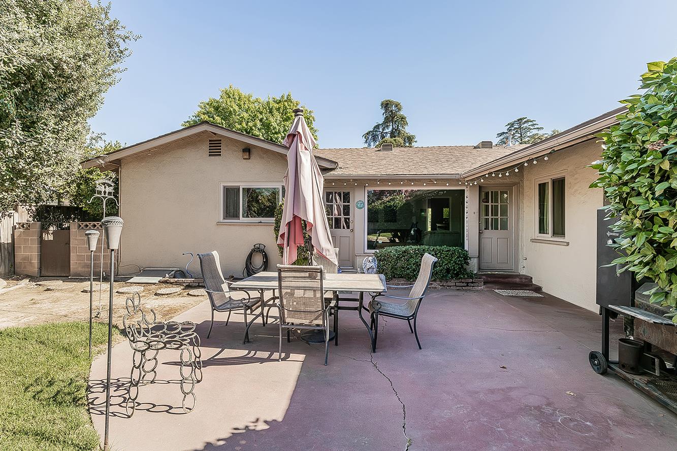 145 N Park Dr, Madera, CA 93637