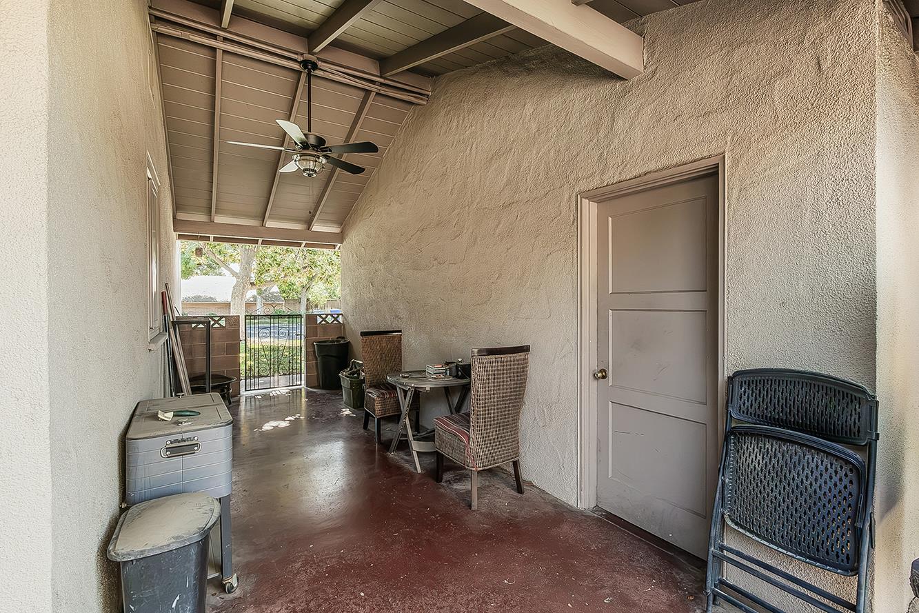 145 N Park Dr, Madera, CA 93637