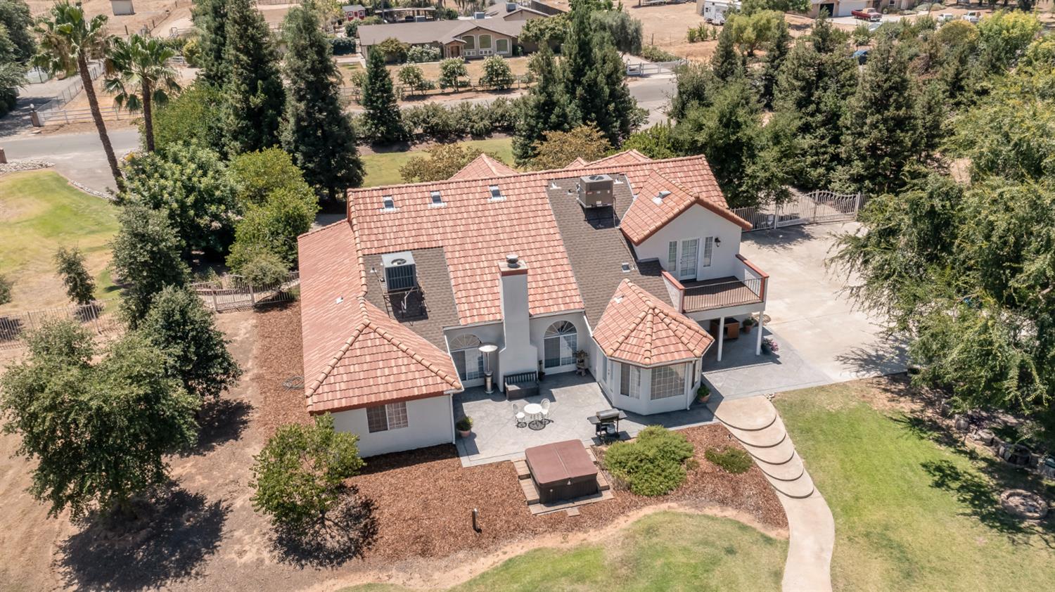 5232 Horseshoe Bend Ave, Clovis, CA 93619