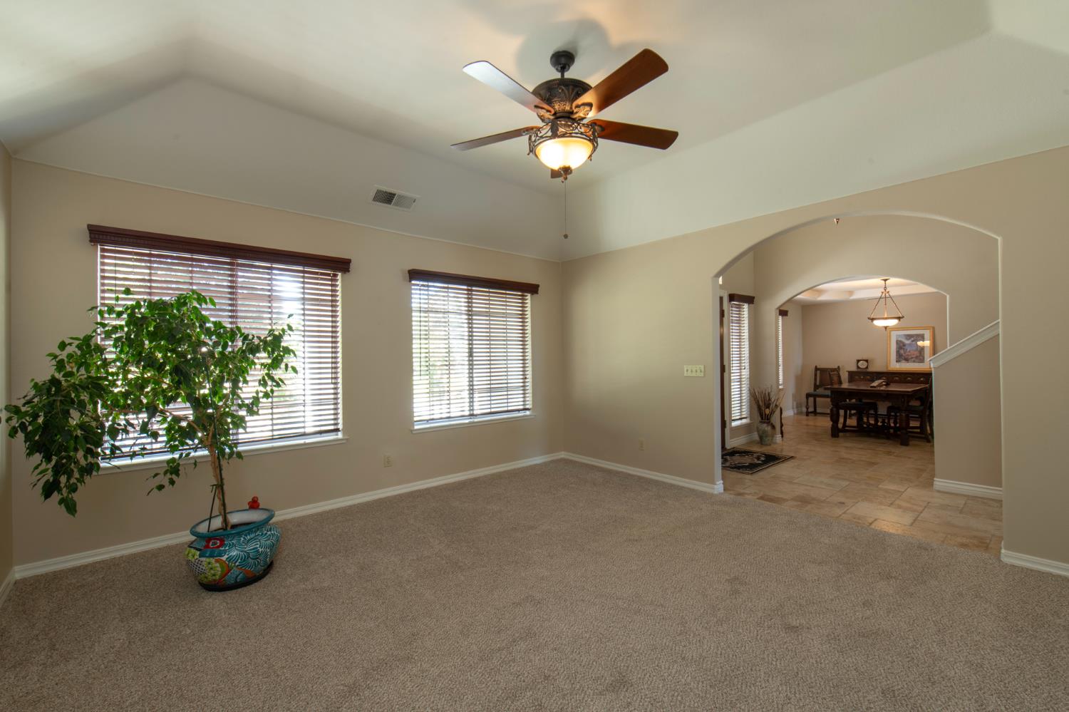 5232 Horseshoe Bend Ave, Clovis, CA 93619