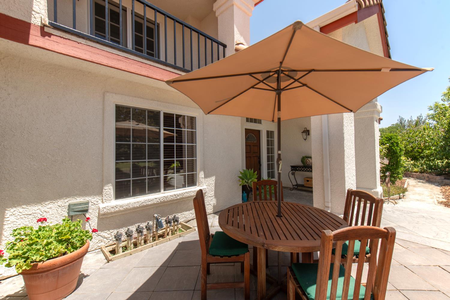 5232 Horseshoe Bend Ave, Clovis, CA 93619