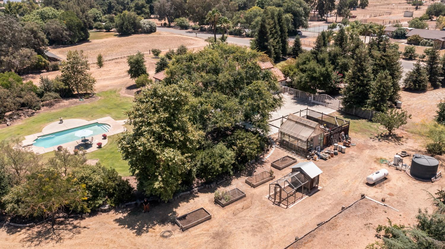 5232 Horseshoe Bend Ave, Clovis, CA 93619