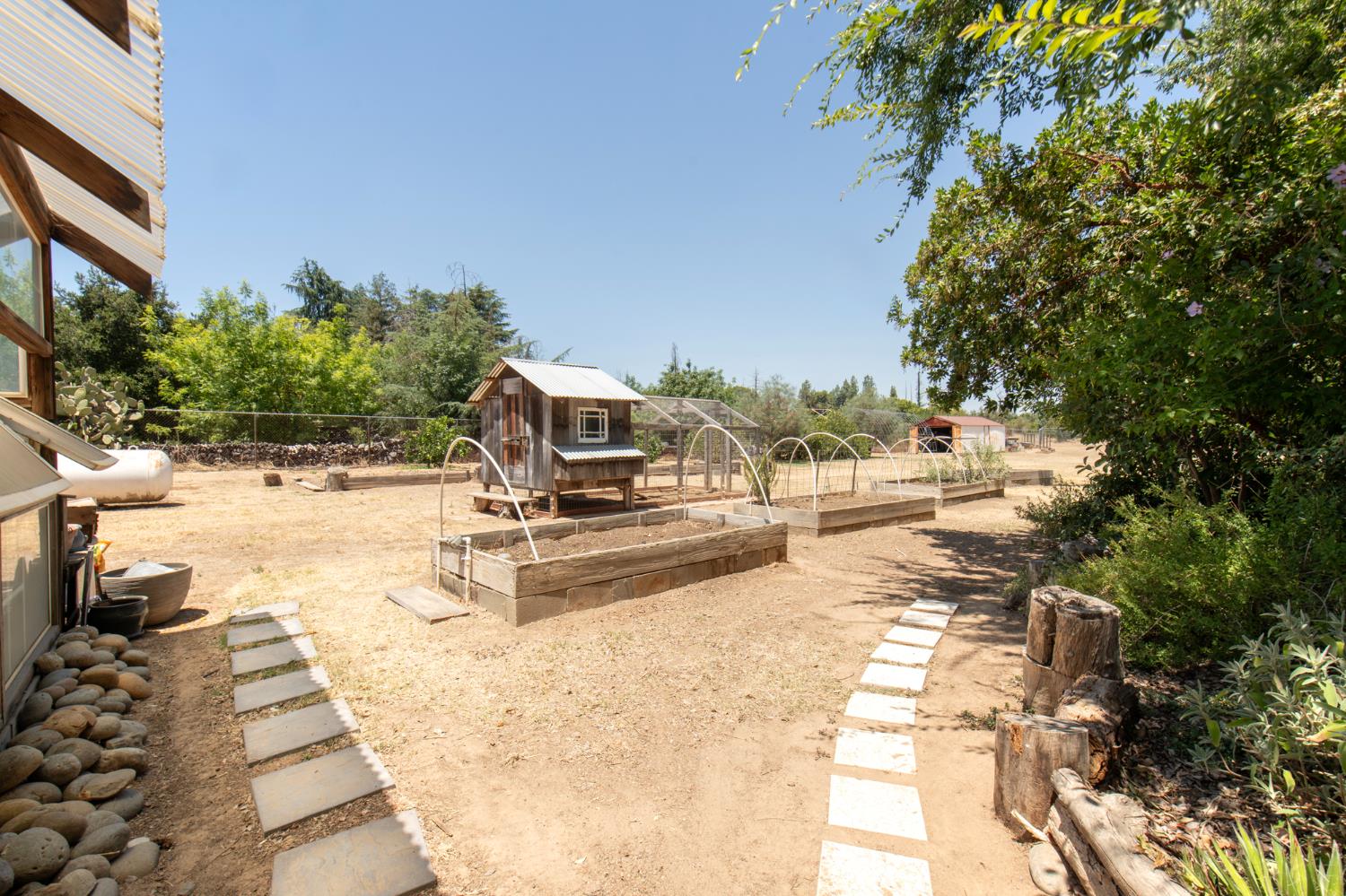 5232 Horseshoe Bend Ave, Clovis, CA 93619