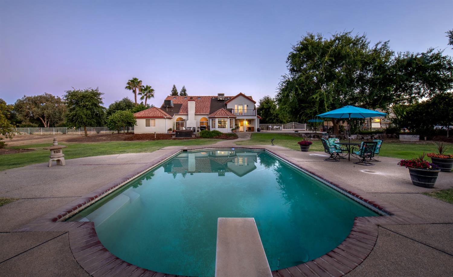 5232 Horseshoe Bend Ave, Clovis, CA 93619