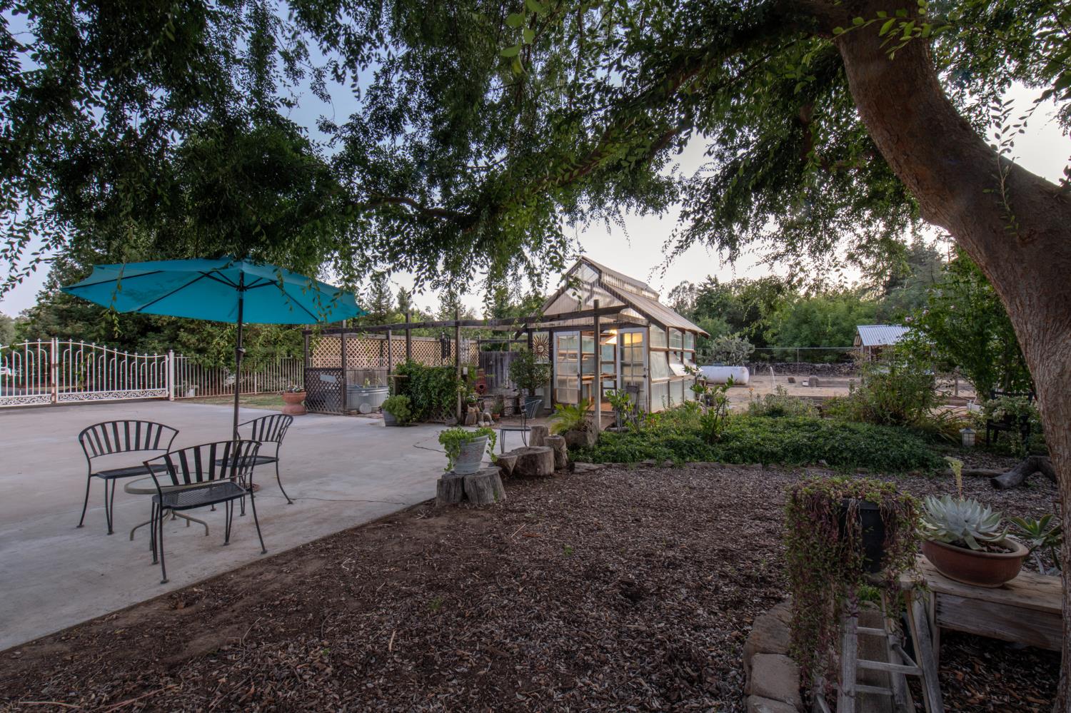 5232 Horseshoe Bend Ave, Clovis, CA 93619